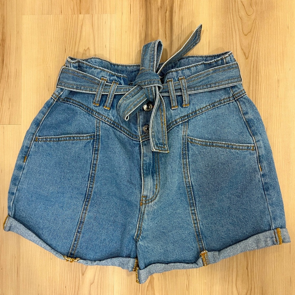 Forever 21 Button Front Tie-Front Denim Shorts Size 31